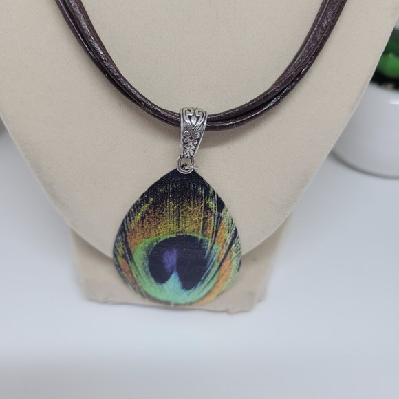 3 Strand Distressed Leather necklace with peacock pendant - Picture 2 of 7